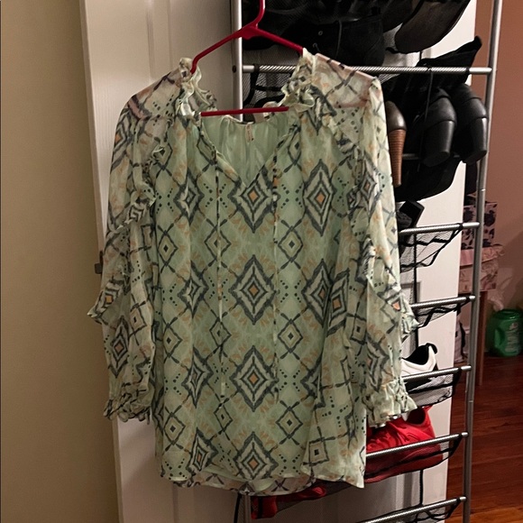 Geometric Print Ruffle Blouse - Picture 3 of 3